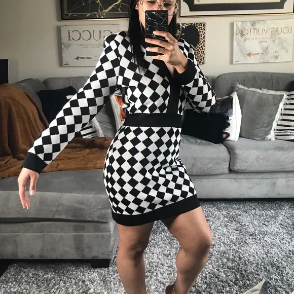 BALMAIN Two-Tone Intarsia-Knit Mini Dress - Picture 4 of 16